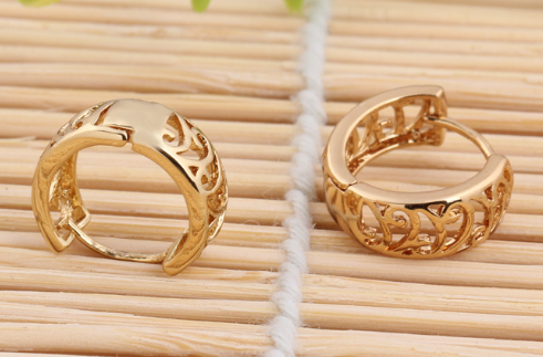 Exquisite and trendy female ear buckle on AliExpress 18K genuine gold electroplating